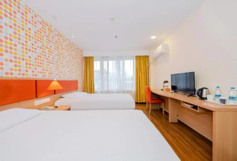 هتل Home Inn Chongqing Lianglukou Station