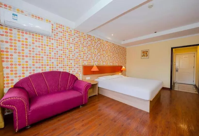 هتل Home Inn Chongqing Lianglukou Station