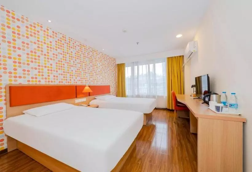 هتل Home Inn Chongqing Lianglukou Station