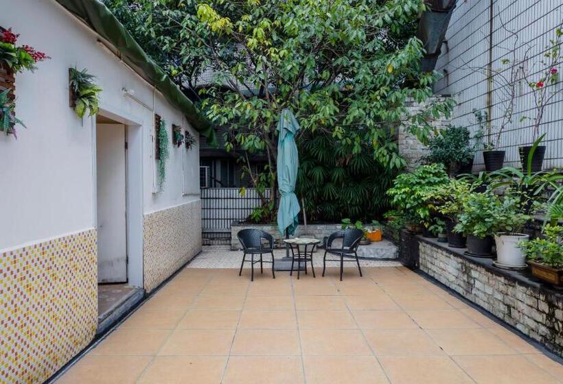 هتل Home Inn Chongqing Lianglukou Station