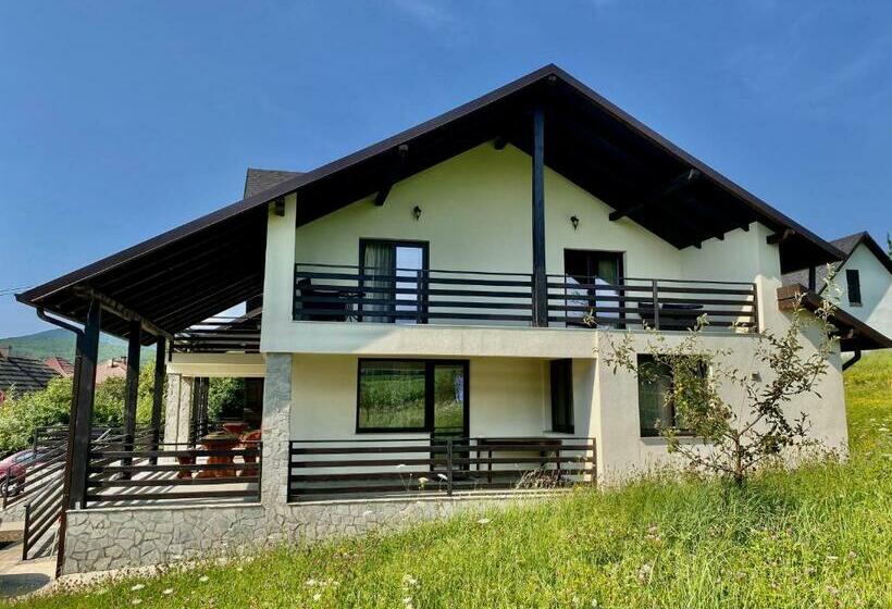 פנסיון Casa Bucovineana