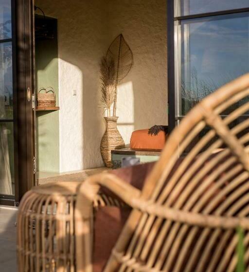 Пансион Drop In Surf Lodge