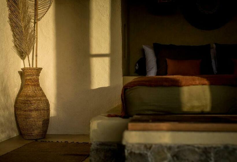 Пансион Drop In Surf Lodge