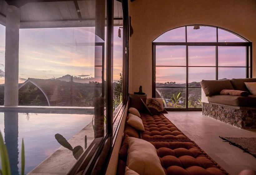 Пансион Drop In Surf Lodge