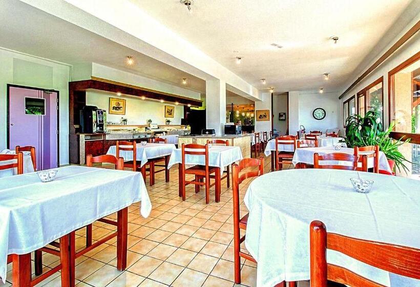 Brit Hotel Confort Pau Lons