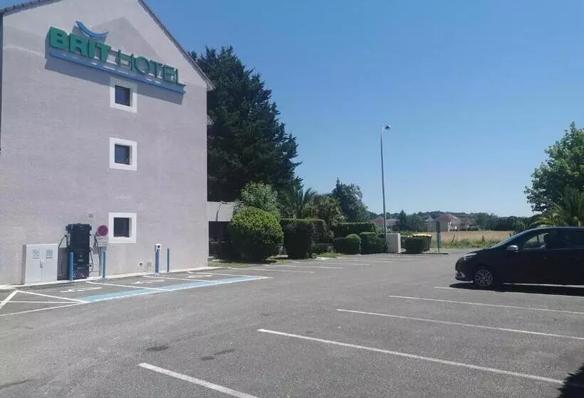 Brit Hotel Confort Pau Lons