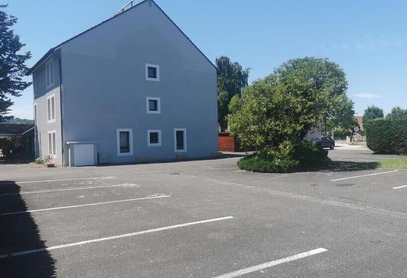 Brit Hotel Confort Pau Lons