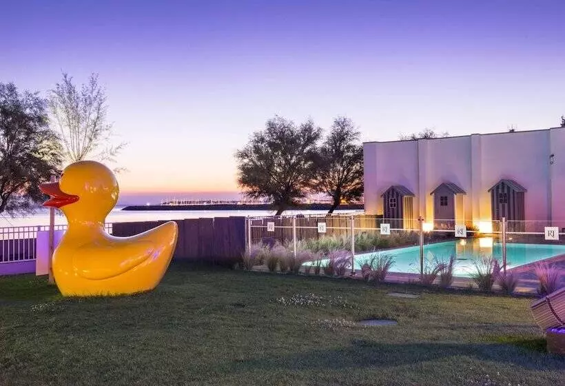 בית מלון כפרי Chateau Des Tourelles, Thalasso Et Piscine D Eau De Mer Chauffee