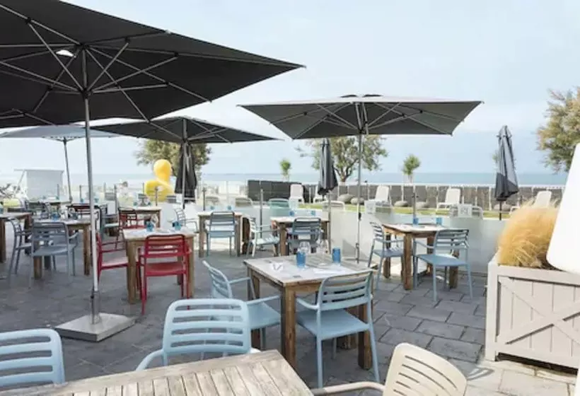 בית מלון כפרי Chateau Des Tourelles, Thalasso Et Piscine D Eau De Mer Chauffee