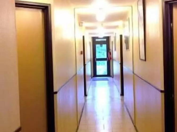 Hotel Confortel Avignon