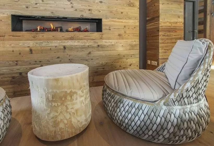 Отель Edelweiss