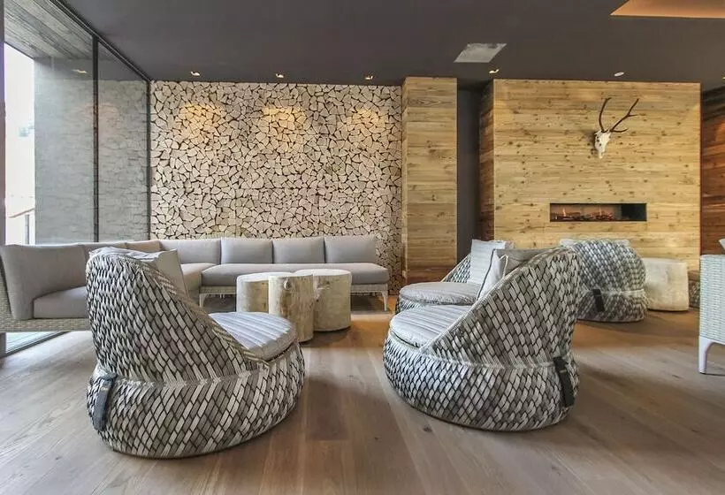 Отель Edelweiss