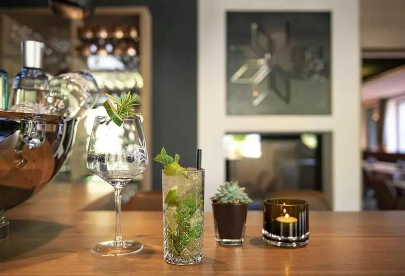 Отель Edelweiss