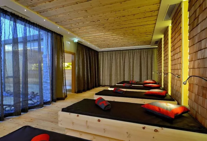 Отель Edelweiss