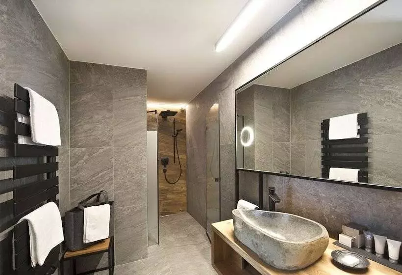 Отель Edelweiss