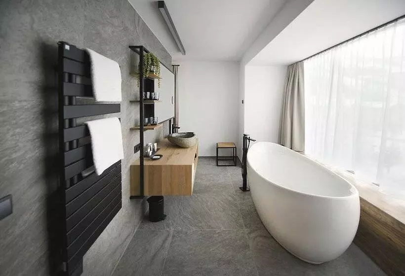 Отель Edelweiss