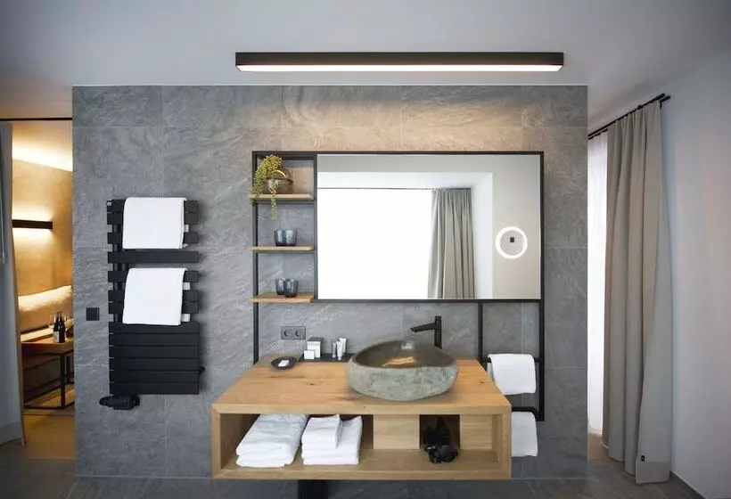 Отель Edelweiss