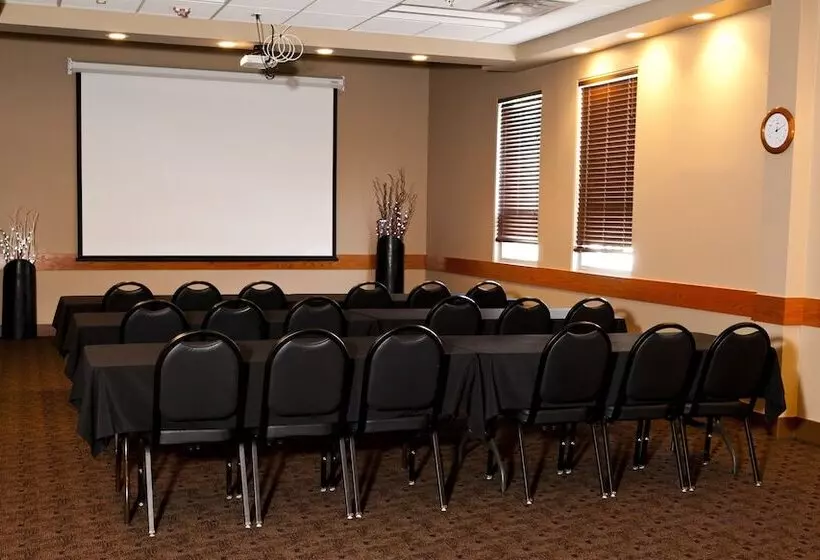 Отель Podollan Inn & Spa  Grande Prairie