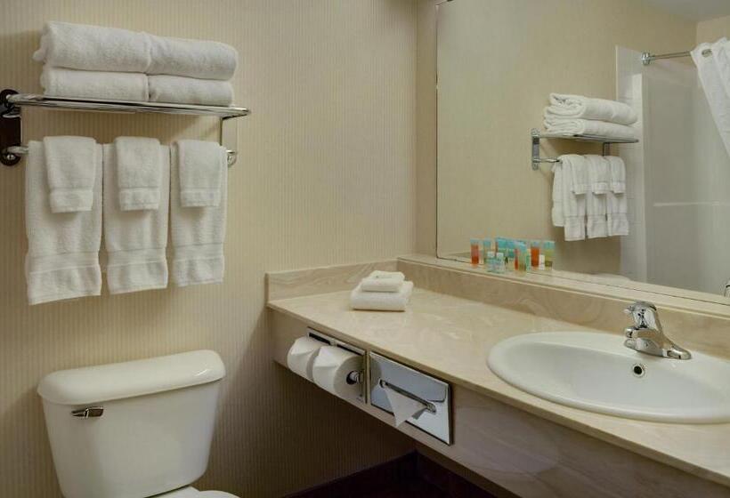 فندق Pomeroy Inn And Suites Dawson Creek