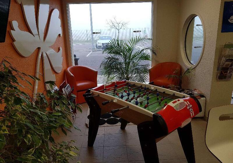 Отель Premiere Classe Sens Nord  Saint Clement