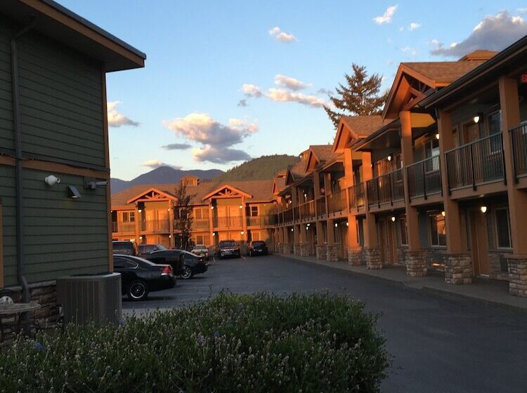 فندق ريفى Vedder River Inn