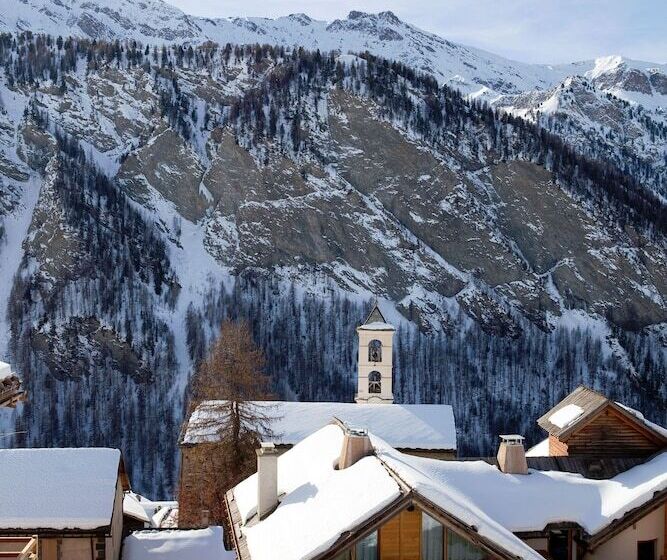 ホテル & Spa L Alta Peyra