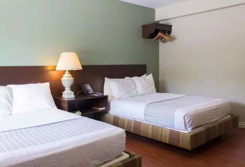 Motelli Leelas Villa Inn Flesherton