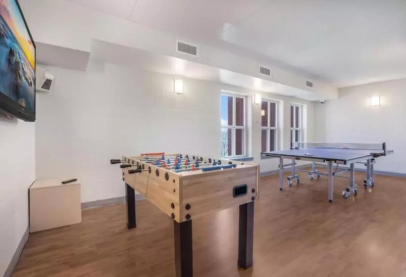 Residence & Conference Centre  Welland