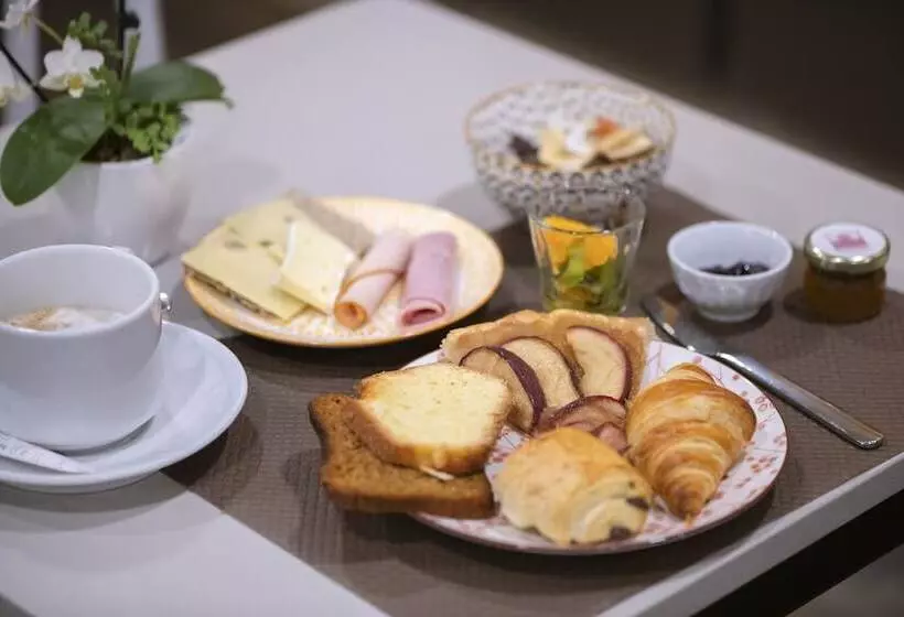 Royal Hotel Versailles