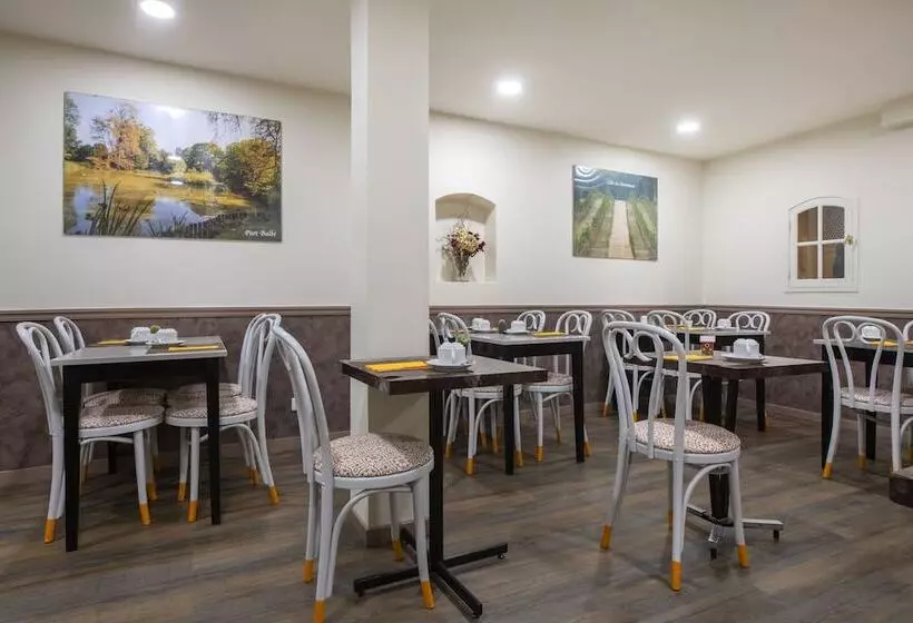 Royal Hotel Versailles