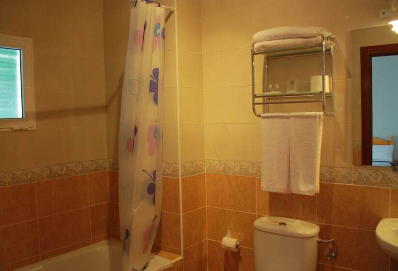 فندق فئة نجمة واحدة Toril