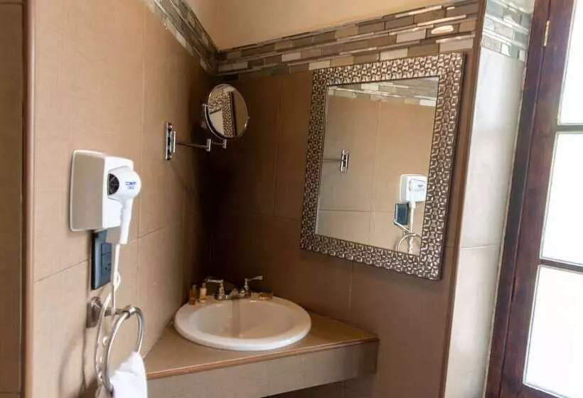 هتل Casa Sangre De Cristo