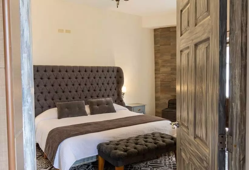 هتل Casa Sangre De Cristo