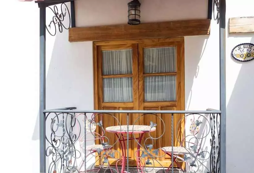 هتل Casa Sangre De Cristo