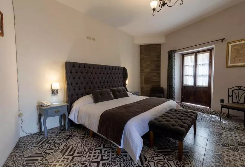 هتل Casa Sangre De Cristo