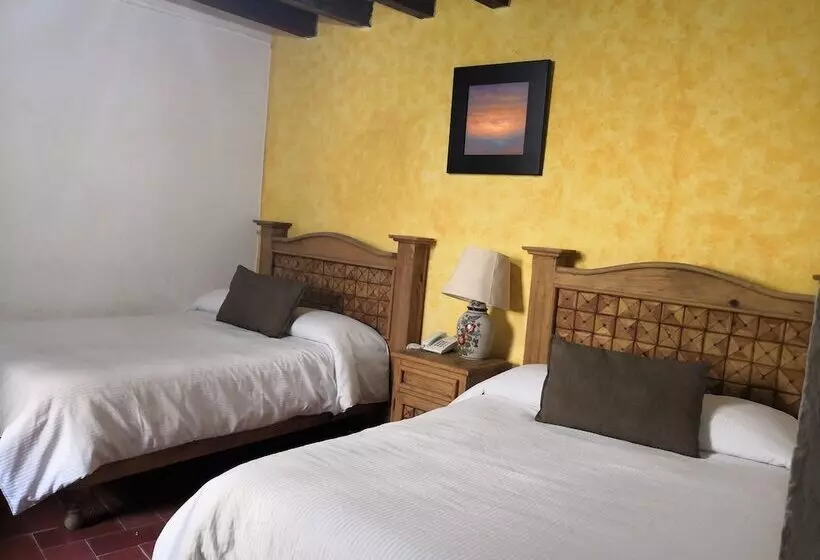 هتل Casa Sangre De Cristo