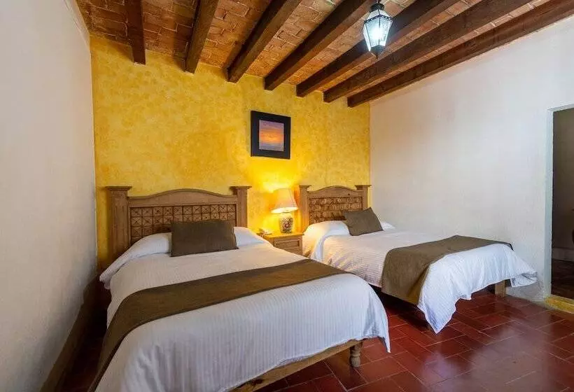 هتل Casa Sangre De Cristo