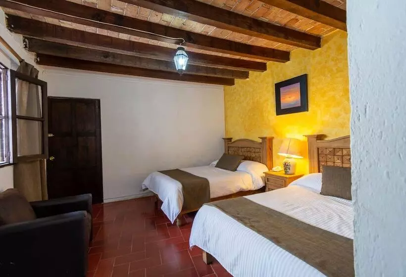 هتل Casa Sangre De Cristo