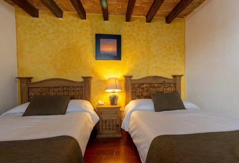 هتل Casa Sangre De Cristo