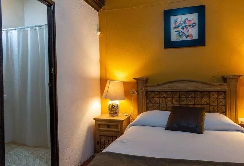 هتل Casa Sangre De Cristo