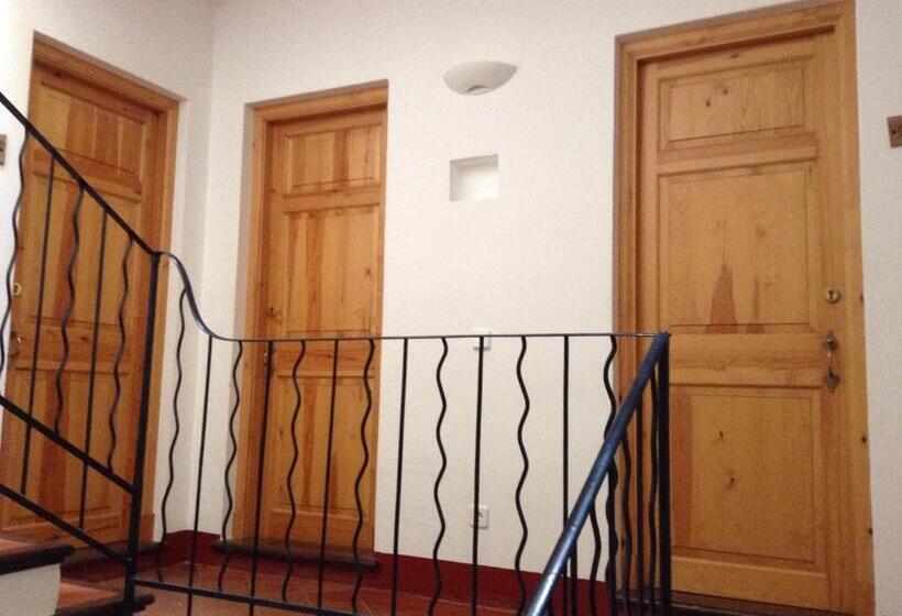 Отель Es Mercadal