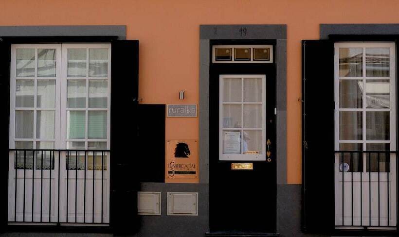 Отель Es Mercadal