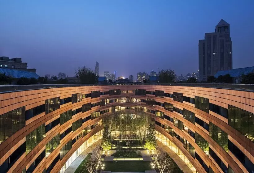 호텔 Hualuxe Shanghai Twelve At Hengshan, An Ihg