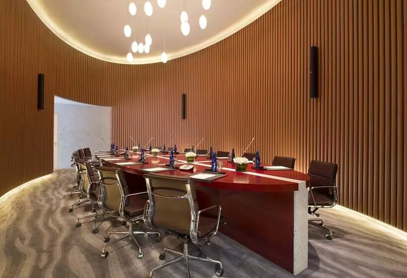 호텔 Hualuxe Shanghai Twelve At Hengshan, An Ihg