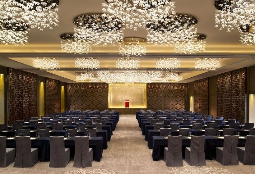 Otel Hualuxe Shanghai Twelve At Hengshan, An Ihg