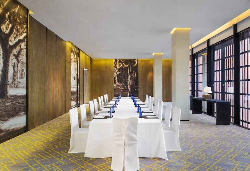 Otel Hualuxe Shanghai Twelve At Hengshan, An Ihg