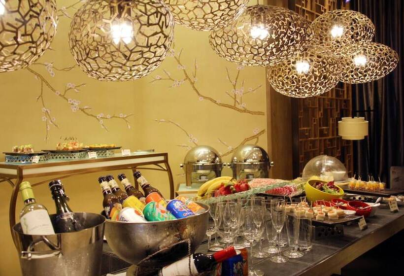 Otel Hualuxe Shanghai Twelve At Hengshan, An Ihg