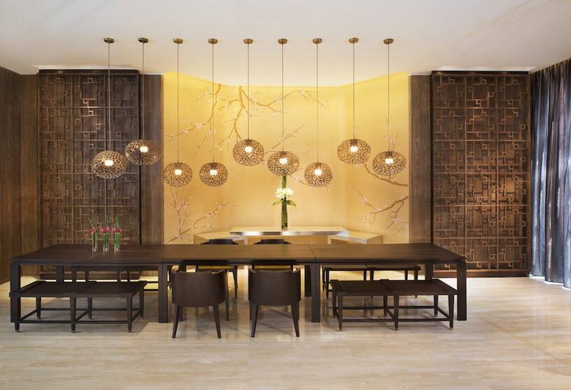 Otel Hualuxe Shanghai Twelve At Hengshan, An Ihg