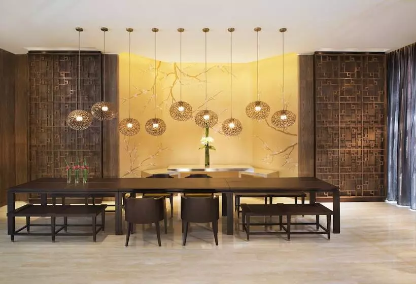 호텔 Hualuxe Shanghai Twelve At Hengshan, An Ihg