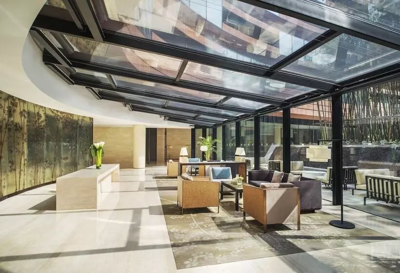 호텔 Hualuxe Shanghai Twelve At Hengshan, An Ihg